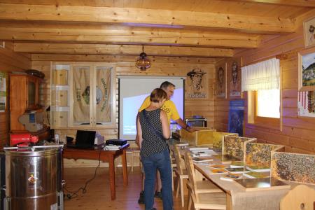 Dan odprtih vrat v Čebelarskem centru Luče